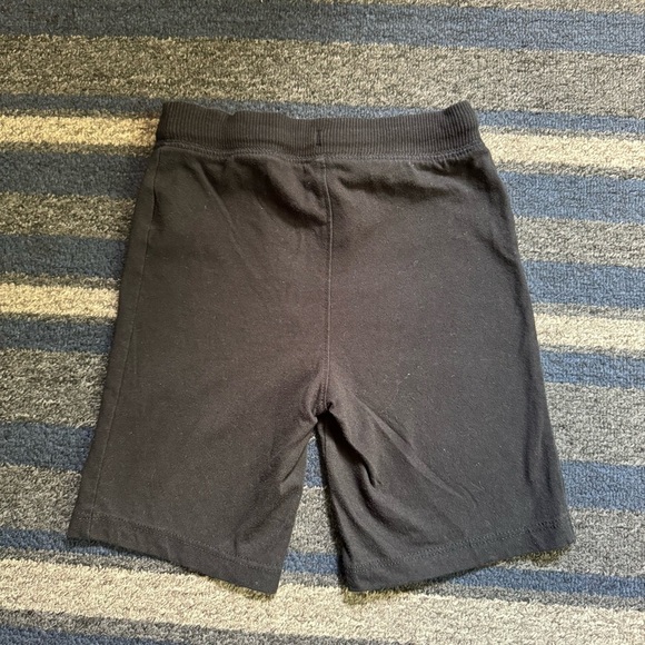 Old Navy Toddler Boy Black Knit Pull on Shorts Size 5T Gently - Picture 3 of 3